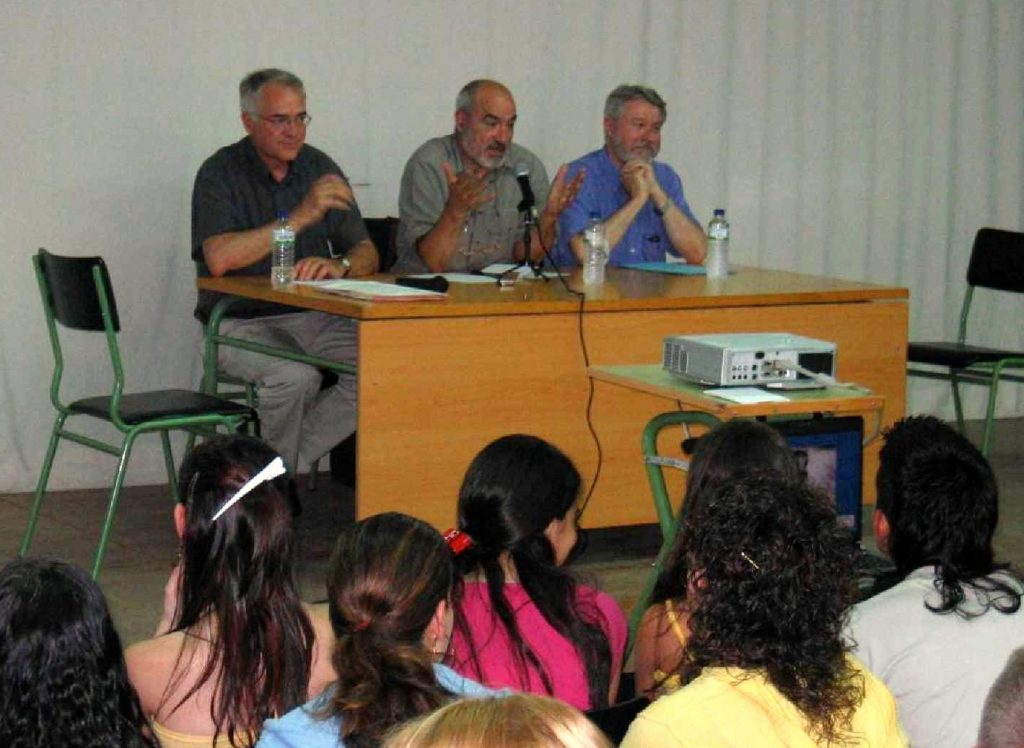 Conferencia-coloquio-sobre-la-matanza-de-Atocha-Agustín-Moreno-Alejandro-Ruiz-Huerta-Eduardo-Garrigós