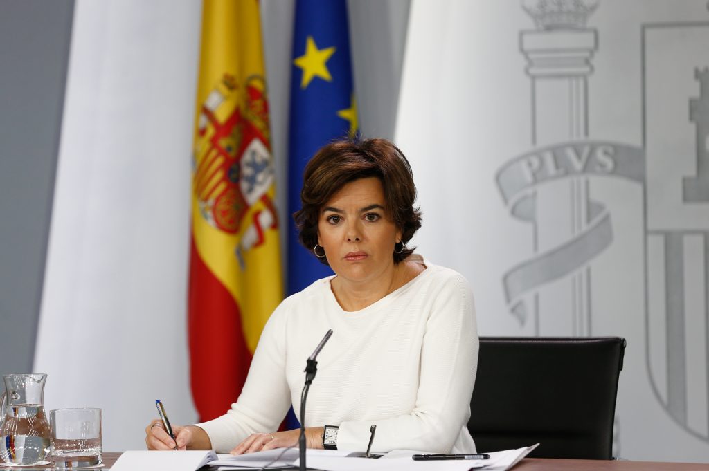 La vicepresidenta Soraya Sáenz de Santamaría el pasado viernes 13 de octubre, en la rueda de prensa posterior al Consejo de Ministros