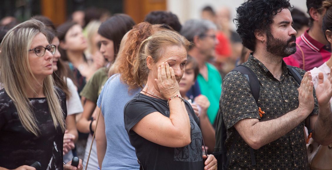 Concentración convocada esta tarde en la Plaza Mayor de Castellón en repulsa por el presunto asesinato de Nerea (6 años) y Martina (4años) a manos de su padre que posteriormente se ha arrojado al vacío en el domicilio familiar.